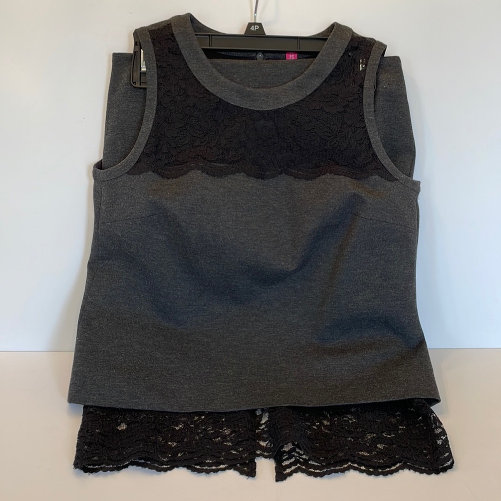 Vince Camuto - black laced trimmed top & skirt set.